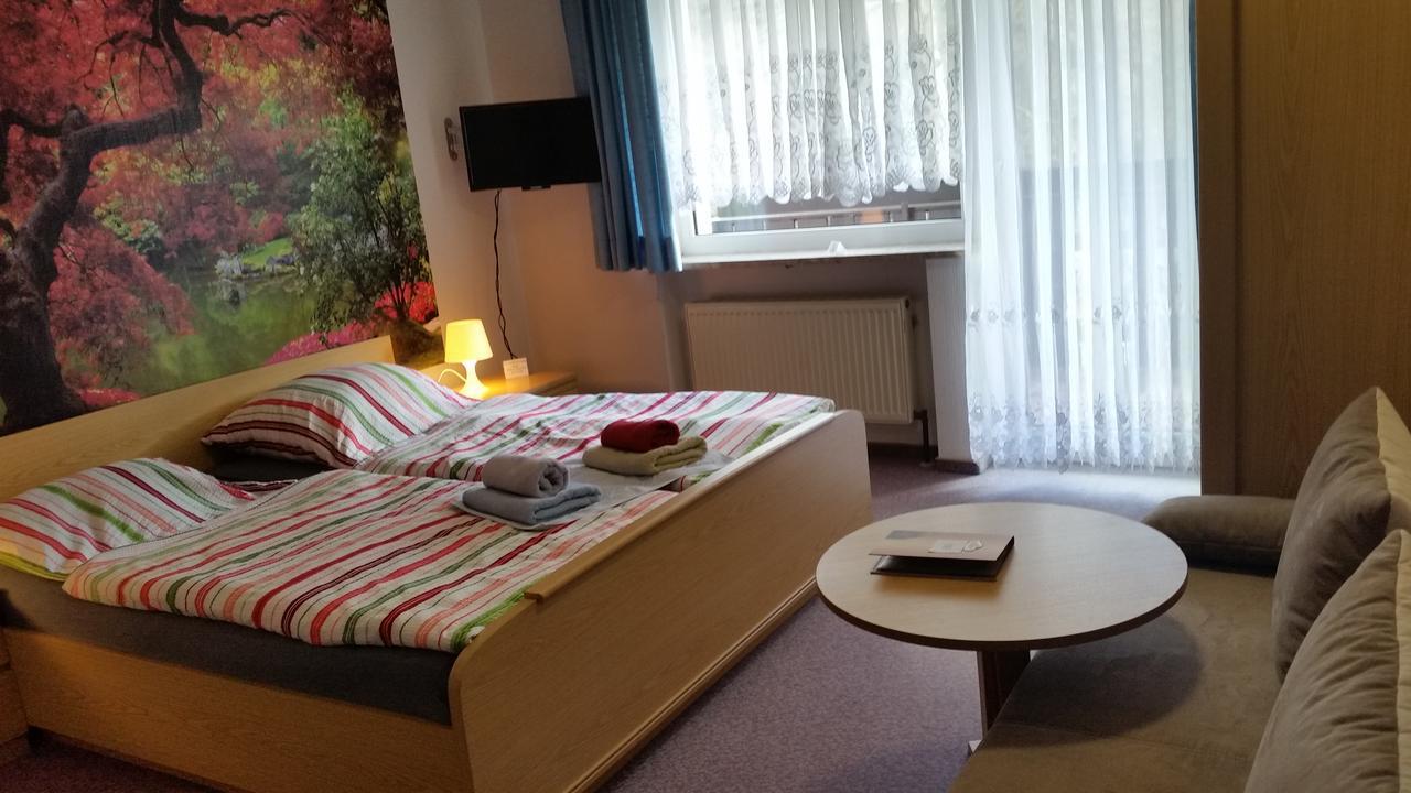 Hotel-Pension Dressel Warmensteinach Esterno foto
